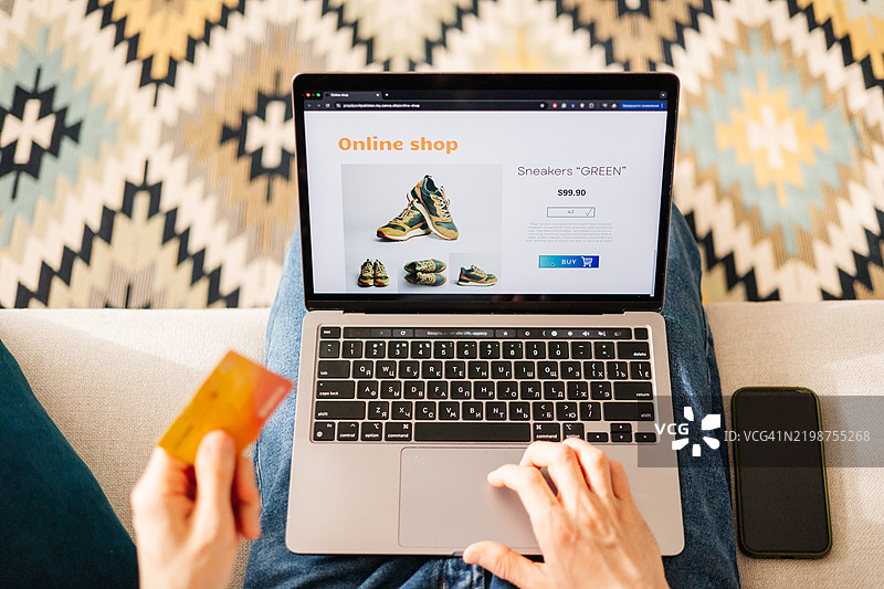 在线鞋子购物：简单方便图片素材