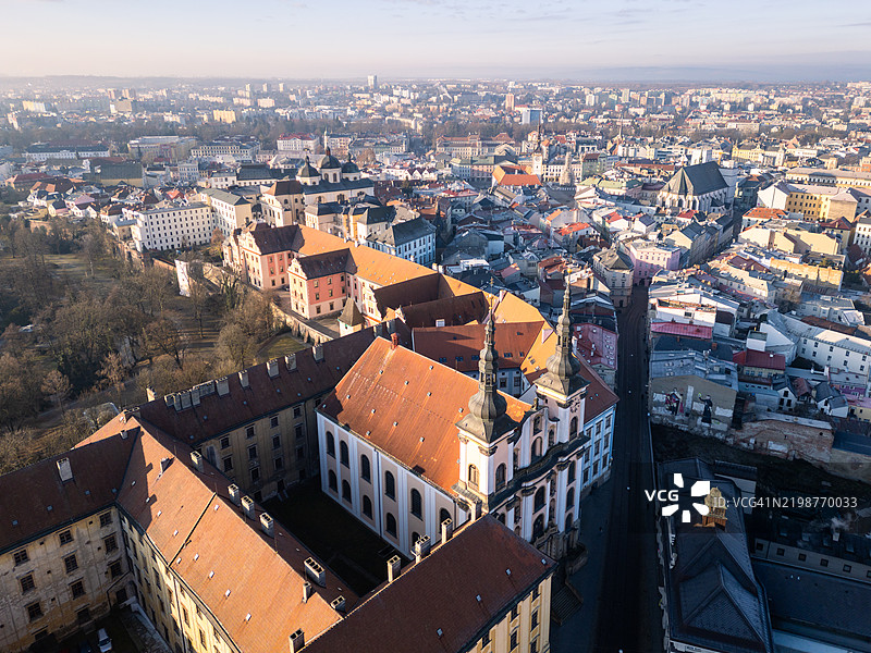 奥洛穆茨的圣母雪教堂图片素材