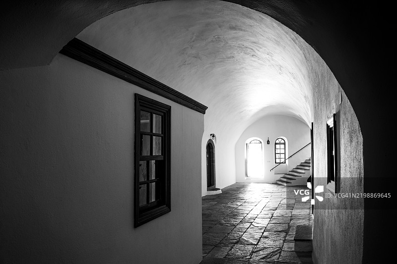 阿索斯山西蒙诺佩特拉修道院的拱形走廊图片素材