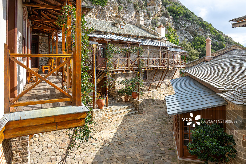 阿索斯山西蒙诺佩特拉修道院迷人的乡村内 courtyard图片素材