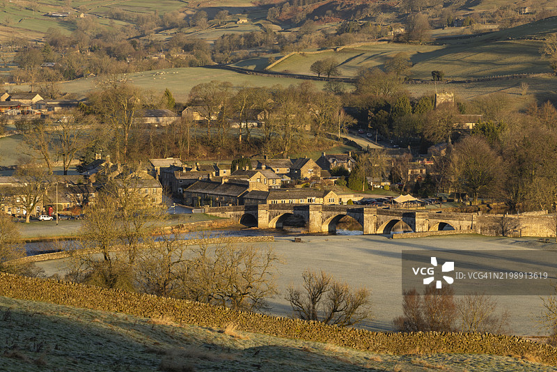 英国约克郡达尔斯的沃费代尔伯恩斯尔村图片素材