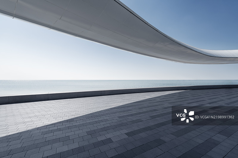 空荡荡的停车场图片素材