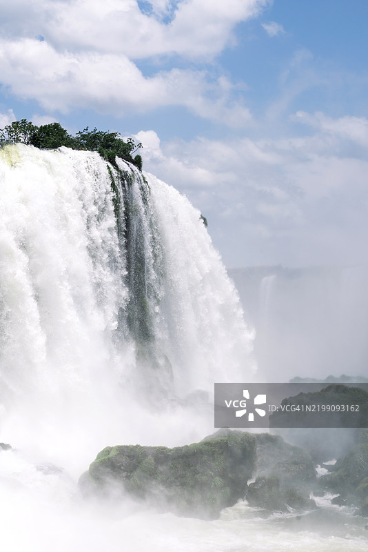 巴西伊瓜苏瀑布的弗洛里亚诺瀑布风景视图图片素材