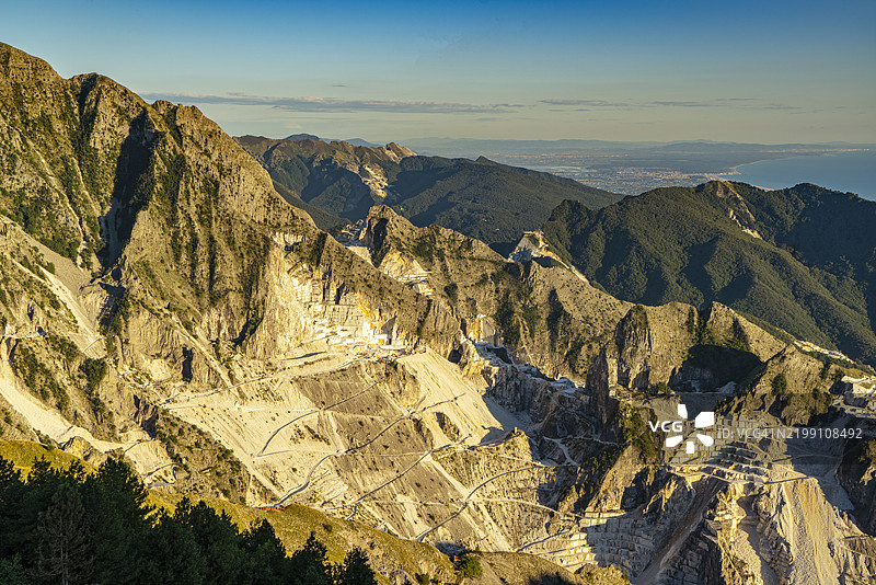 托斯卡纳，来自坎波切奇纳的阿普安山脉景观图片素材