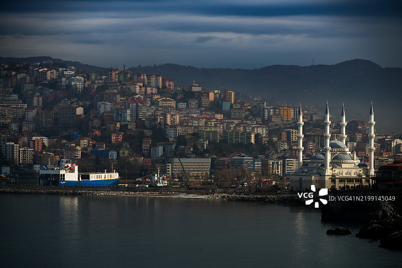 土耳其宗古尔达克的海滨城市景观图片素材