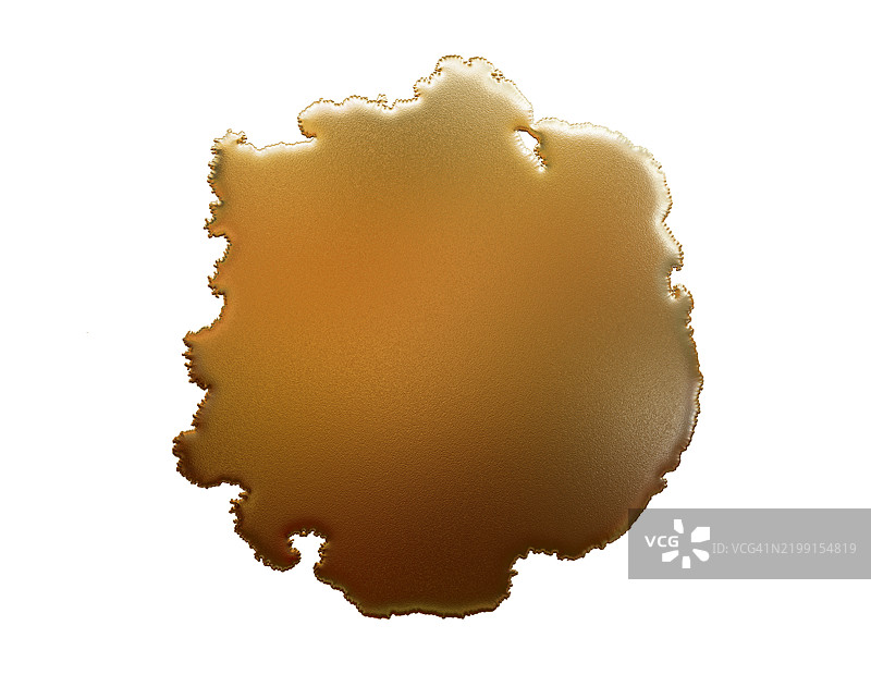 白色背景上的浮雕液态金属滴。图片素材