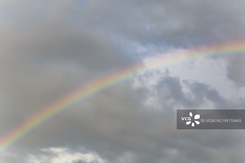 天空中彩虹的美丽景色图片素材