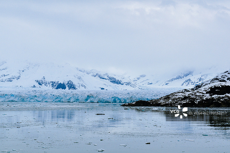 在山丘和遥远的地方，阿拉斯加，美国，USA图片素材