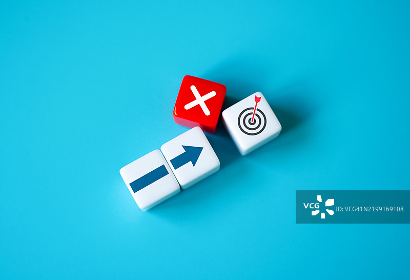 实现目标的障碍 关注和问题 突破拒绝的障碍 面对问题和挑战图片素材