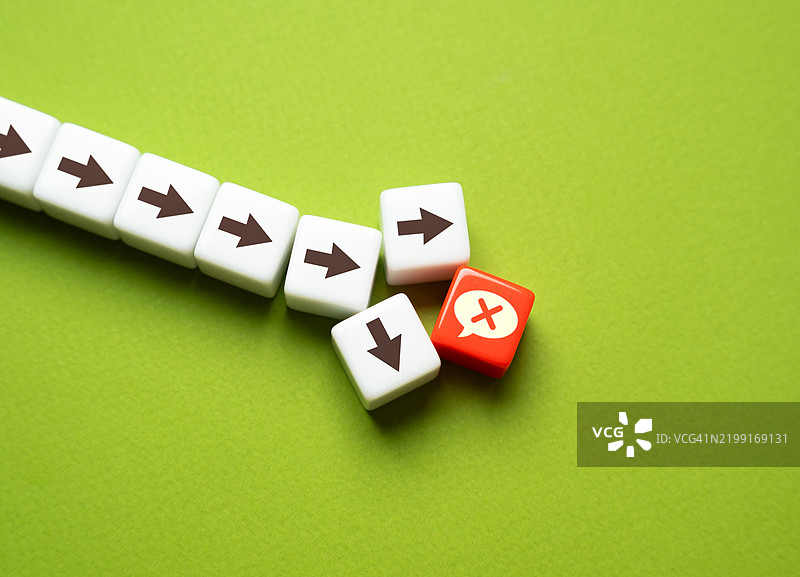 道路被明确拒绝所阻挡 克服否认并说服对方 说服与沟通的艺术图片素材