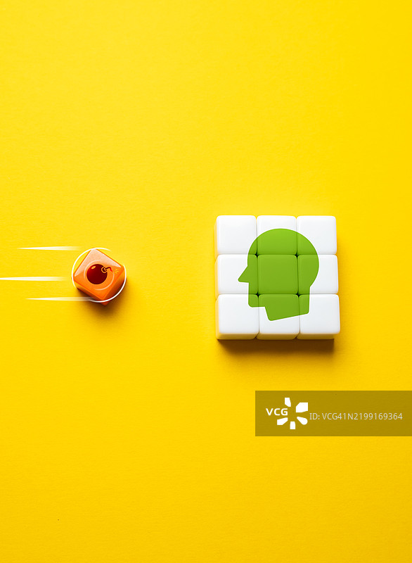 对个性和身份的威胁 社会期望和规范 歧视 创伤经历，虐待 重大生活变化 身份危机 冒险行为图片素材