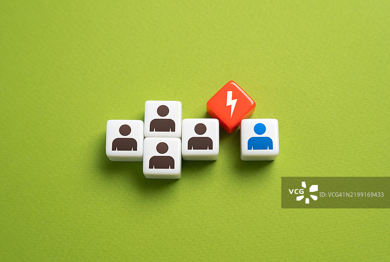 与数量占优的对手冲突 维持高昂的士气和强大的凝聚力 战略规划 在压力下保持专注和冷静 承受压力，公众谴责图片素材