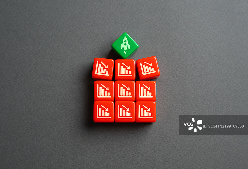 及时退出交易和市场下跌，保护收入，预见危机和财务问题，避免破产。图片素材