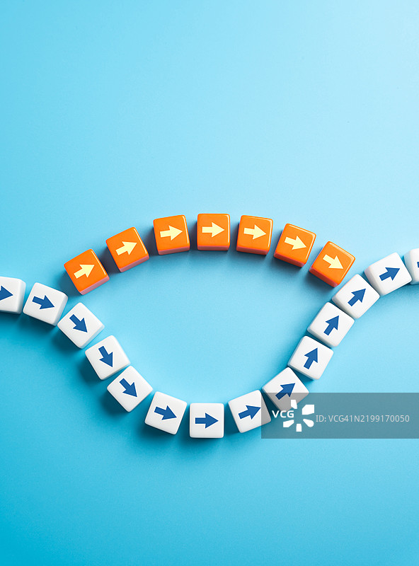 采取捷径 制定快捷方式 减少工作量 更快地满足截止日期 聪明工作的重要性 时间管理 创新方法以实现目标而不影响质量结果图片素材