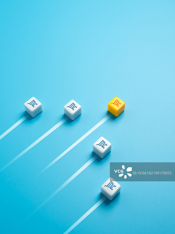 购物车竞速概念 提高销售 顶级客户和顾客 最畅销的产品和商品 零售与购物 营销、广告与宣传 高峰季节图片素材