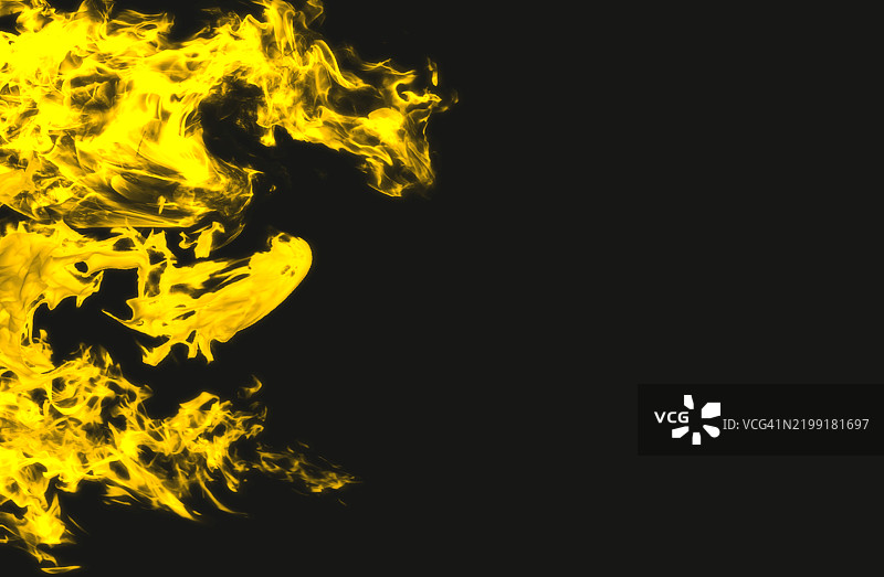 黑色背景上的火焰特写图片素材