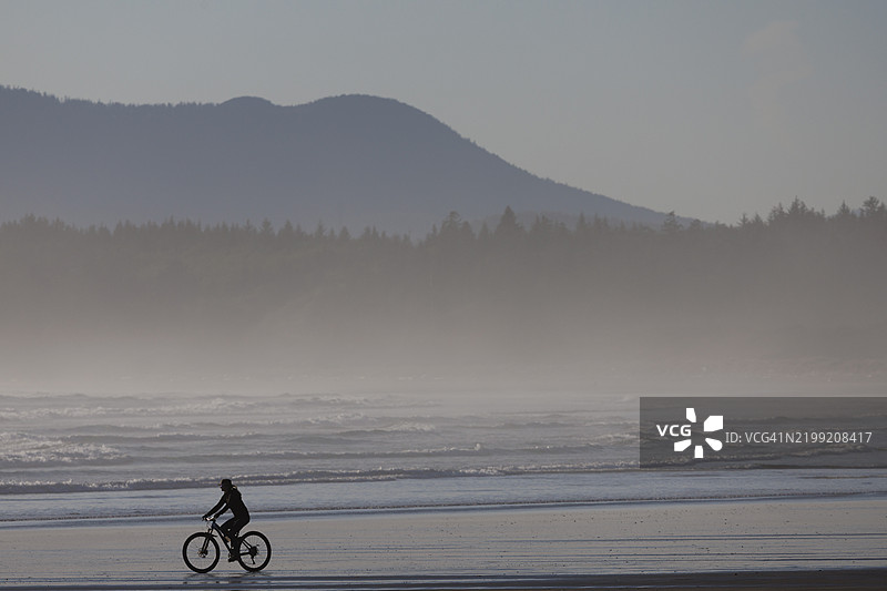 托菲诺长滩假日骑行图片素材