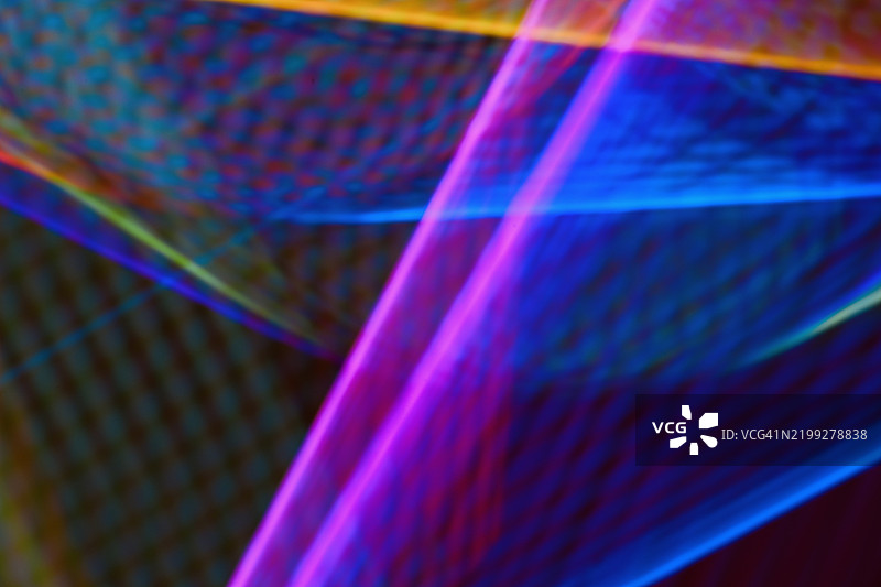 鲜艳的线条波浪，采用大胆的霓虹色彩图片素材