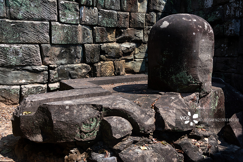 柬埔寨北部联合国教科文组织列入世界遗产名录的高克遗址的林伽神庙。图片素材