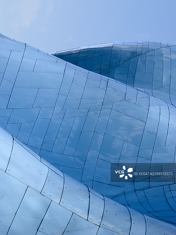 蓝色钢铁波浪图片素材