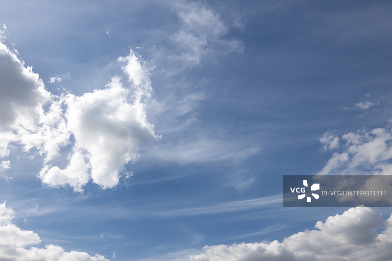 蓝天上的云彩图片素材