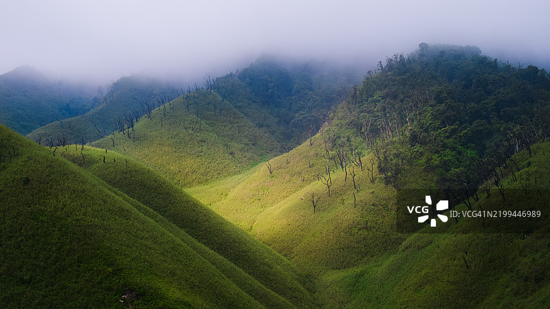 印度那加兰州的天空下风景如画的景观图片素材