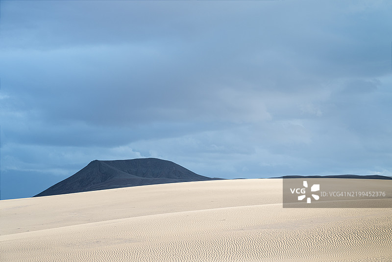 沙漠与天空的美丽景色图片素材