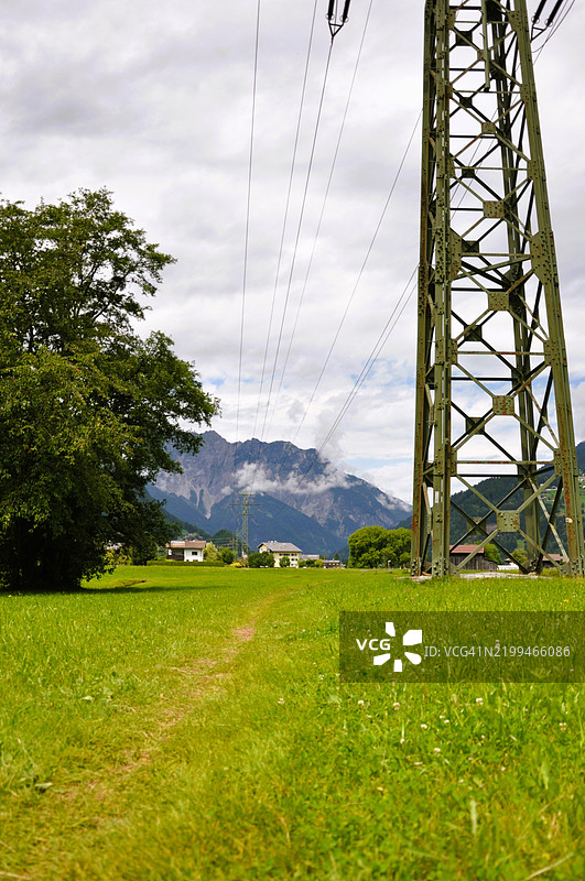 夏季雨天拍摄的理想阿尔卑斯山风景照片 - 奥地利 - 欧洲图片素材