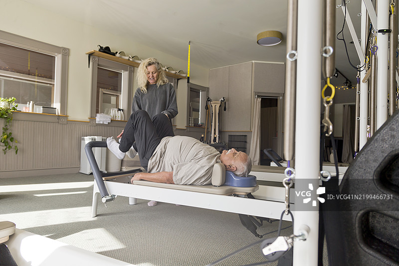 在健身工作室安享晚年图片素材