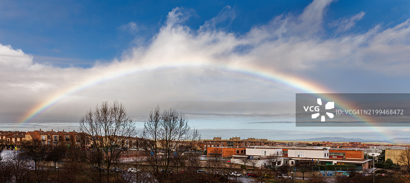 建筑物与天空下的彩虹美景图片素材