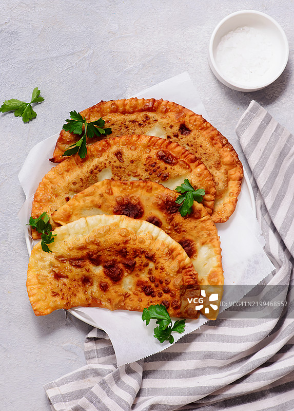 高角度视图的餐盘上的食物，乌克兰图片素材