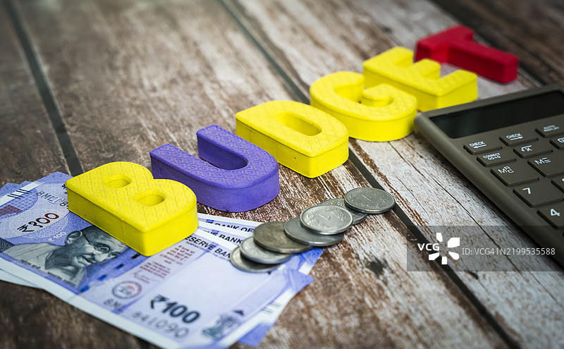 印度货币纸币上的塑料块预算字图片素材