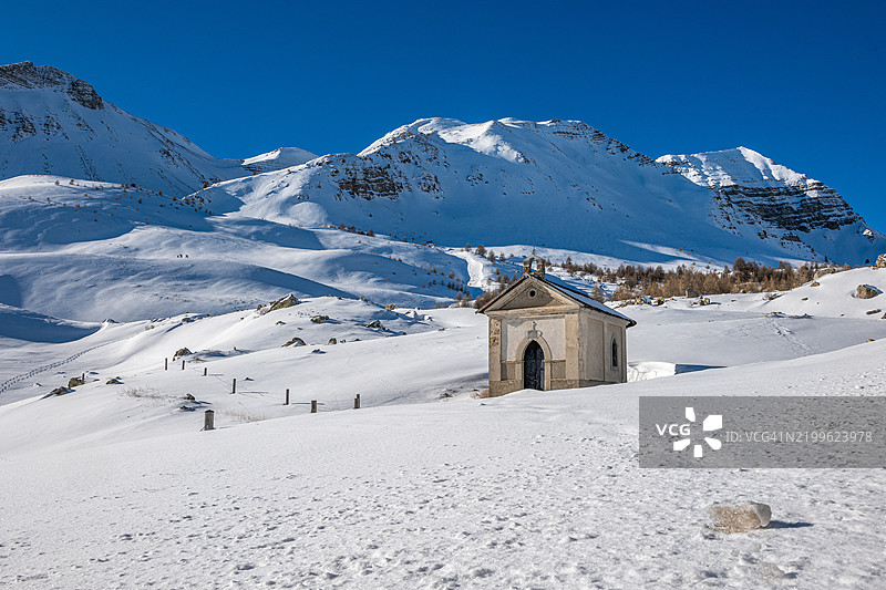 孤立的教堂图片素材