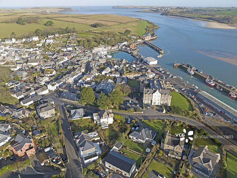 半岛上郊区的鸟瞰图图片素材