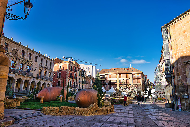 西班牙索里亚的马约尔广场图片素材