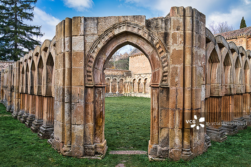 西班牙索里亚的圣胡安德杜埃罗修道院图片素材