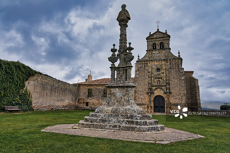 西班牙索里亚的米龙圣母隐修院图片素材