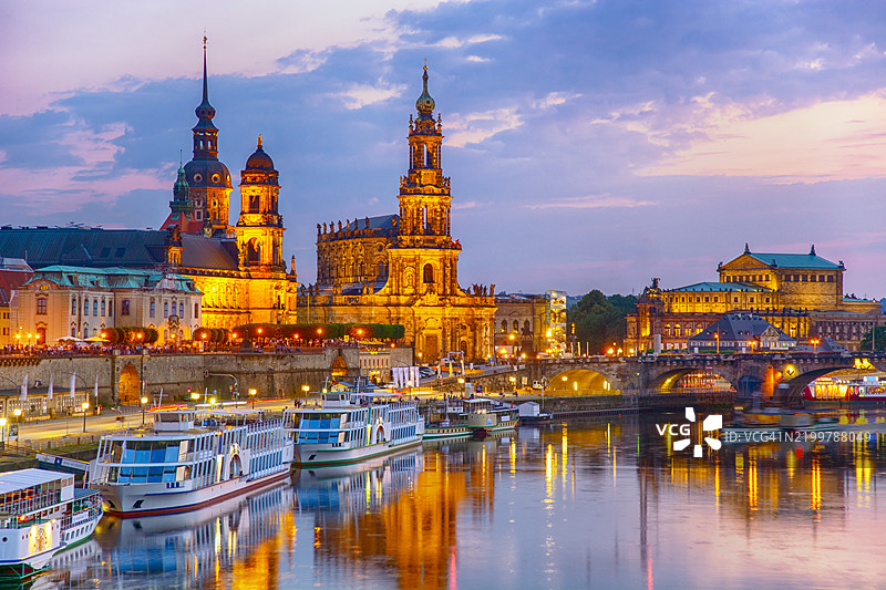 德累斯顿日落时的天际线图片素材
