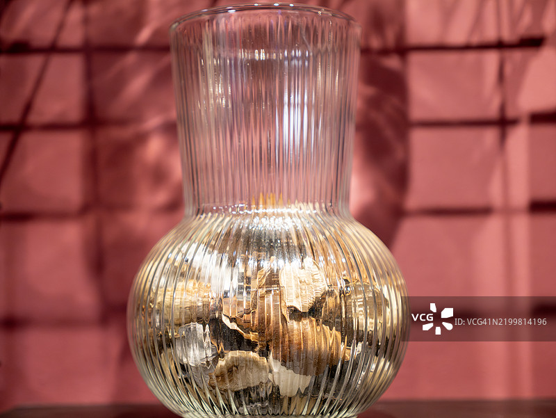 复古风格的装饰玻璃罐家居饰品图片素材