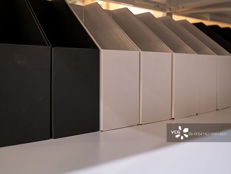 黑白文件整理器 现代工作空间的高效存储图片素材