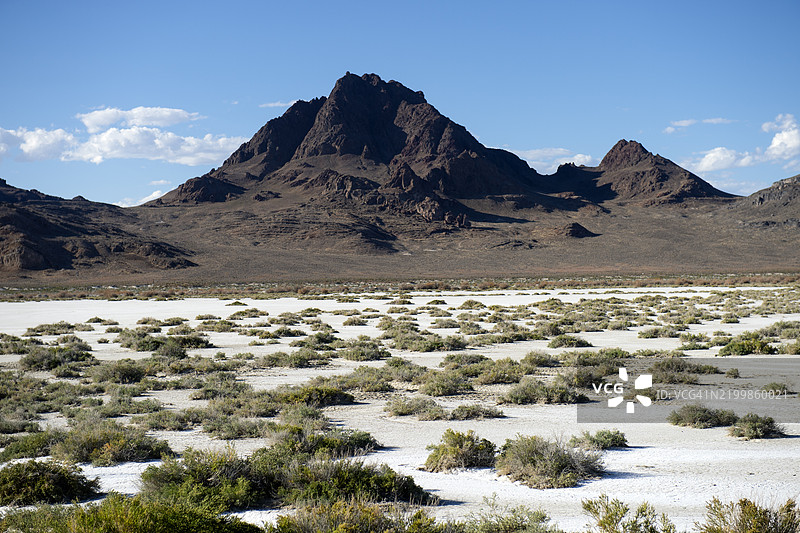 犹他州博内维尔盐滩的阳光明媚的一天图片素材