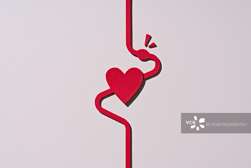 冠状动脉疾病引发的心脏病发作，纸艺制作图片素材