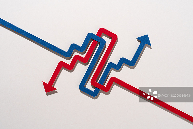 复杂的线图展示增长与下降，纸艺制作图片素材