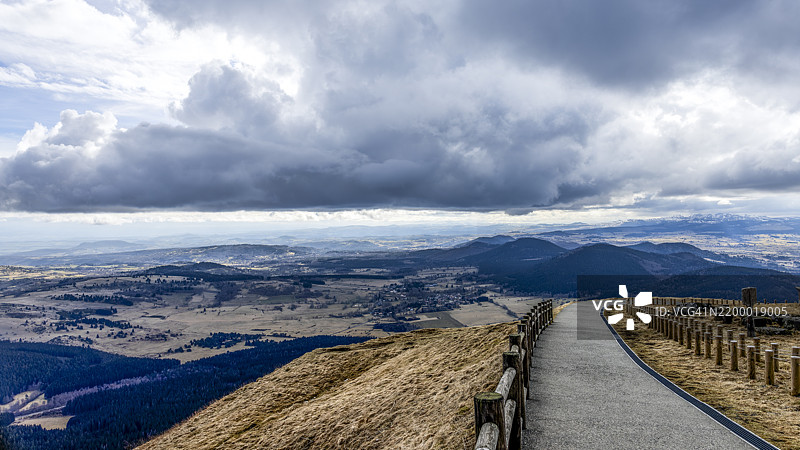 普伊德多姆的火山图片素材