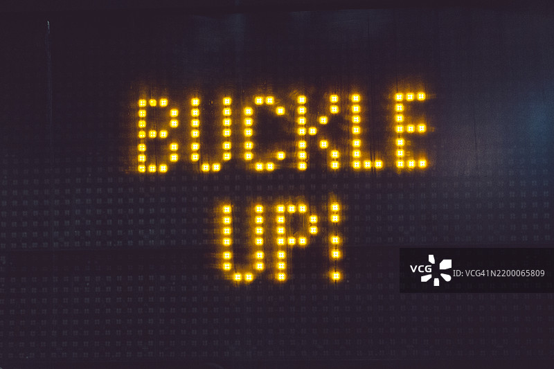 系好安全带警告标志，汽车安全与旅行主题图片素材