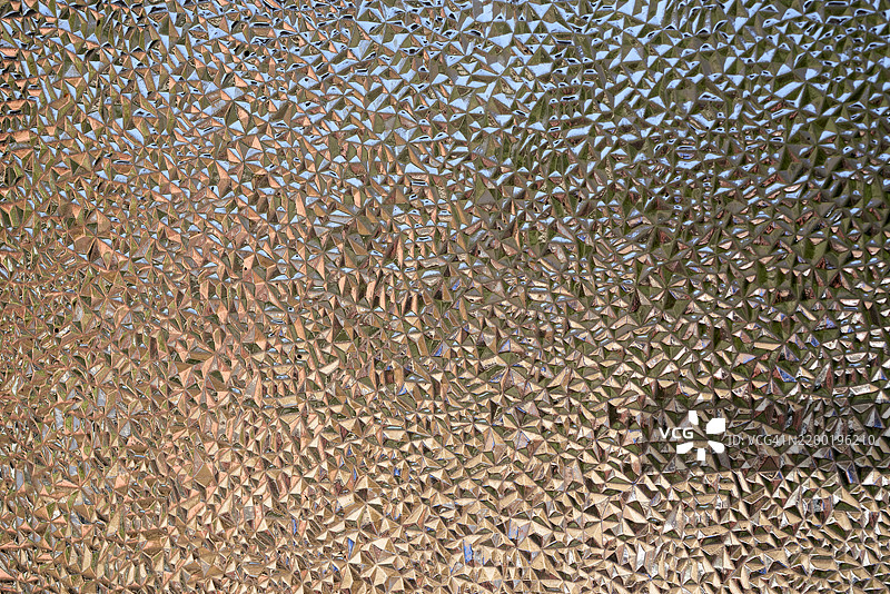 纹理玻璃表面扭曲了外界的视野图片素材