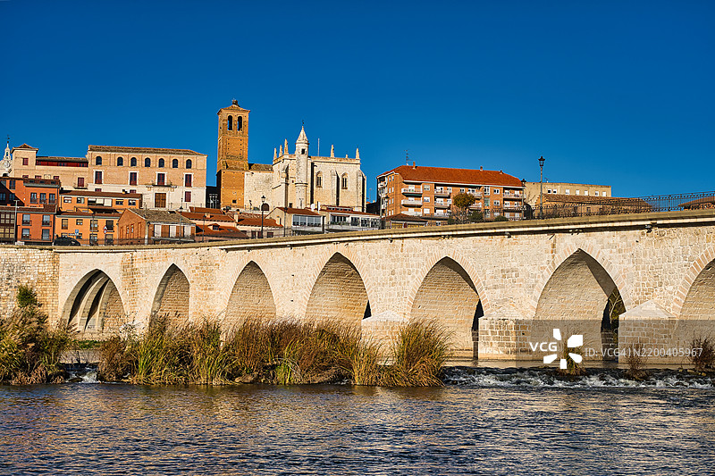 托尔德西利亚斯桥，西班牙图片素材