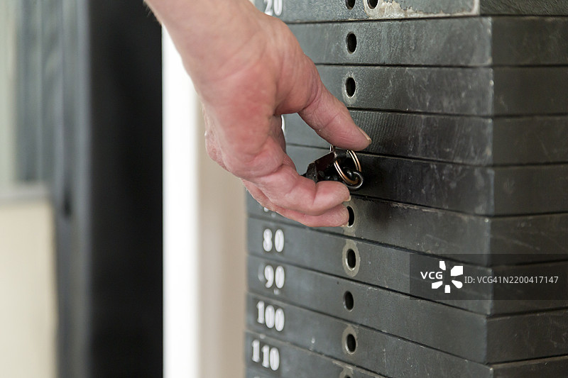 50岁以上女性举重图片素材