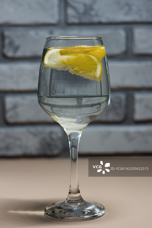 桌子上的饮料特写图片素材