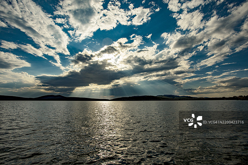 海洋与多云天空的美丽景色图片素材